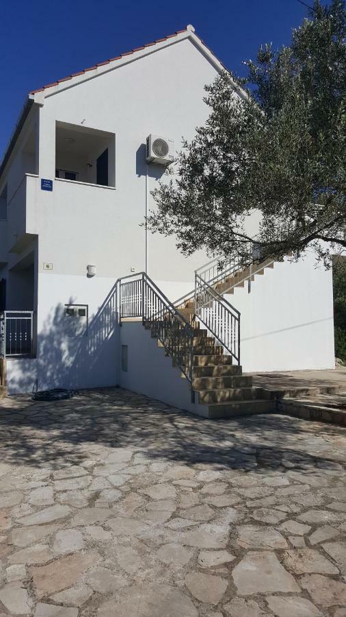 Apartmani Lomar Stari Grad  Exterior photo